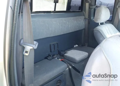 2000 Toyota Tacoma Prerunner из США, поврежденный, VIN 4TASM92N1YZ619266